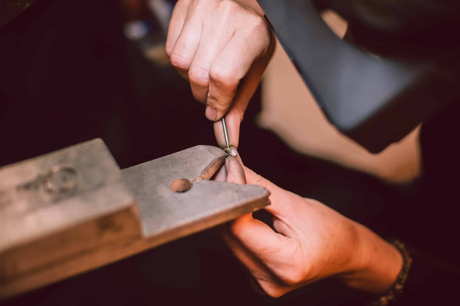 montarea diamantelor si pietrelor pretioase