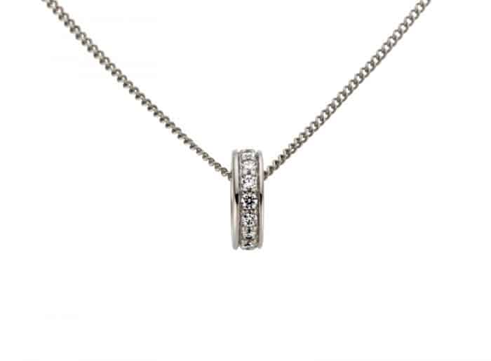 Pandantiv rotund cu diamante, aur alb 14 kt, BB.233662